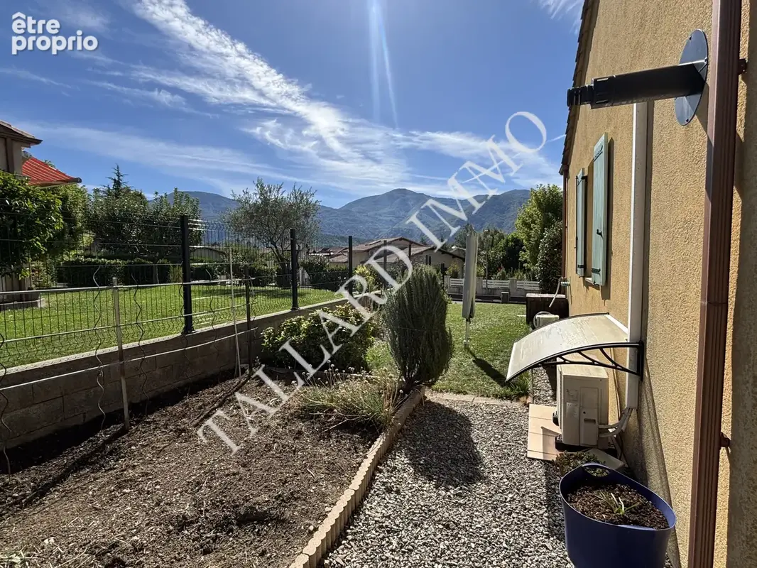 La Saulce, villa de plain-pied, T 4 + garage sur terrain 781 m2. - photo 27