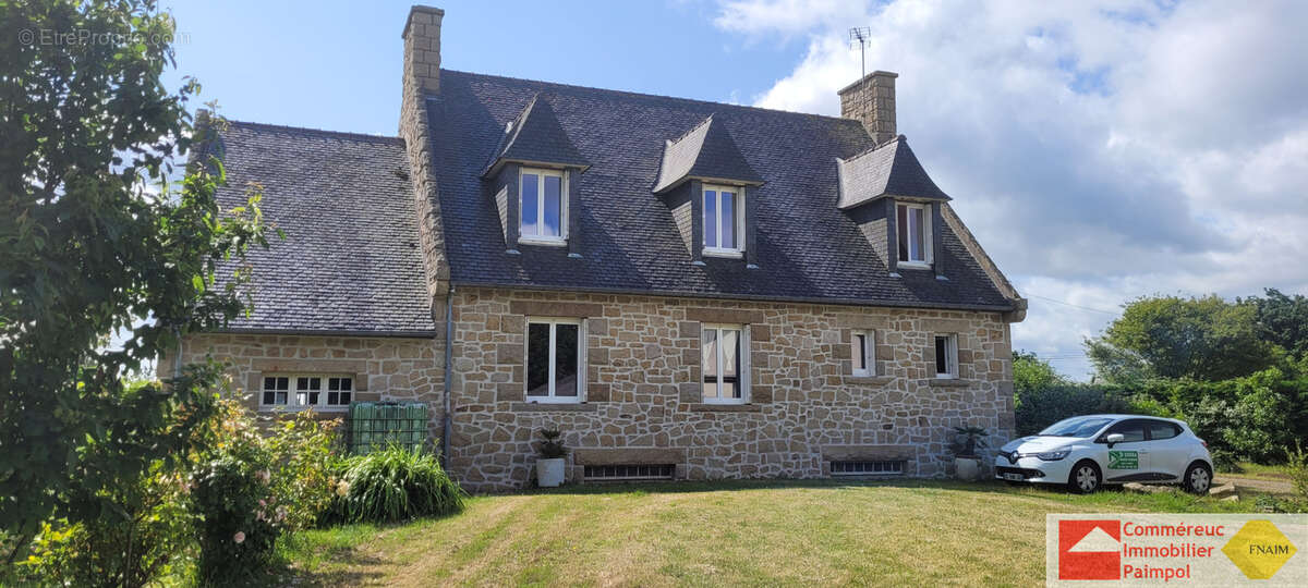 Maison à PLOURIVO