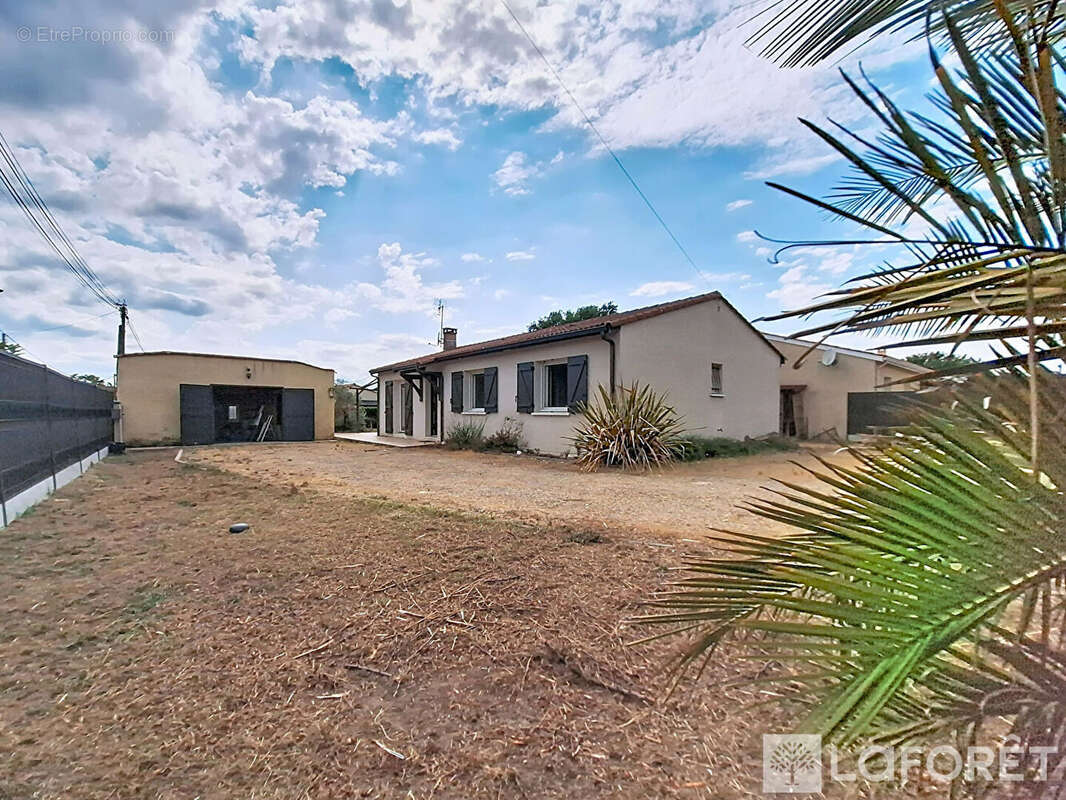 Maison 3 chambres + piscine et garage - photo 11