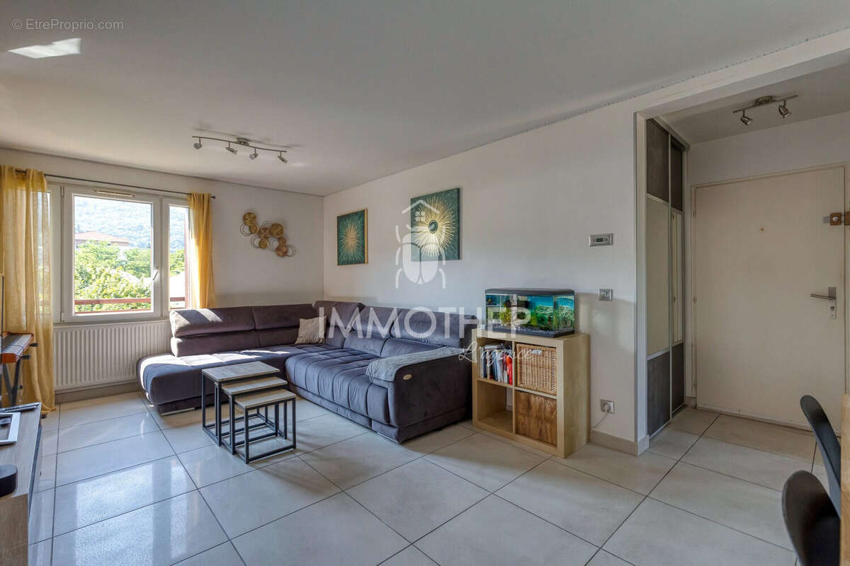 Appartement 79 m² à Eybens  - photo 7
