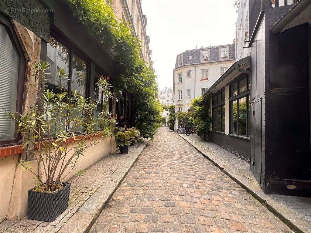 Commerce à PARIS-11E