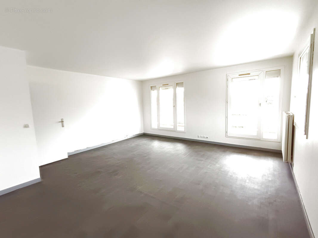 Appartement 4 pcs 93m2 lumineux avec grand balcon - photo 2