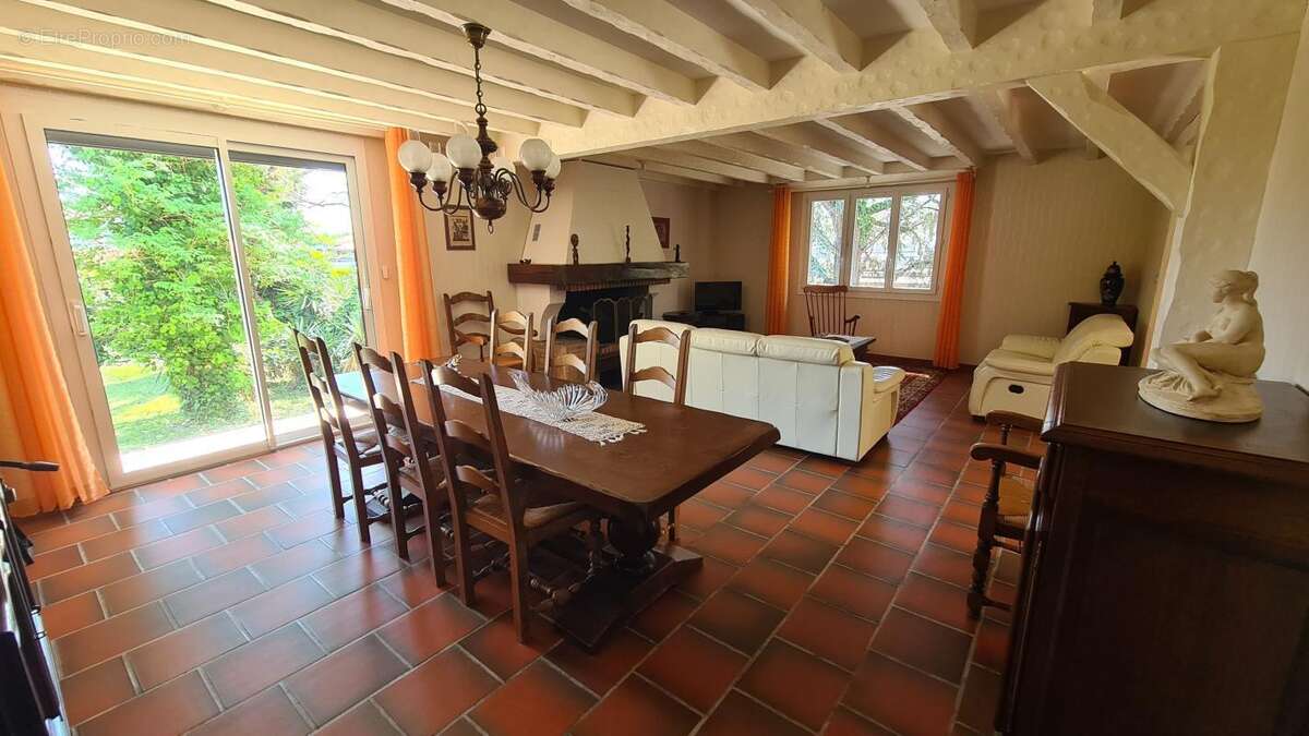 Maison à BASSENS