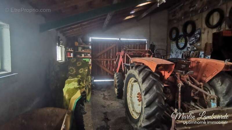 Maison à SAINT-LEONARD-DE-NOBLAT