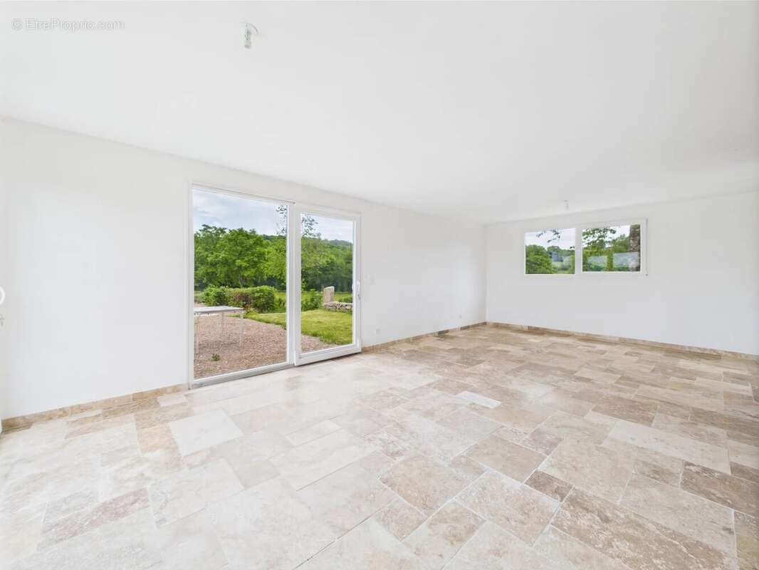 Maison à DUN-LES-PLACES