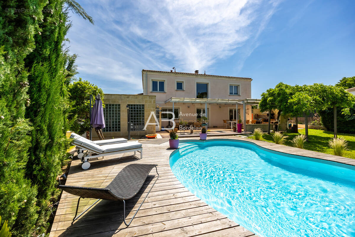 Maison à POMPIGNAC