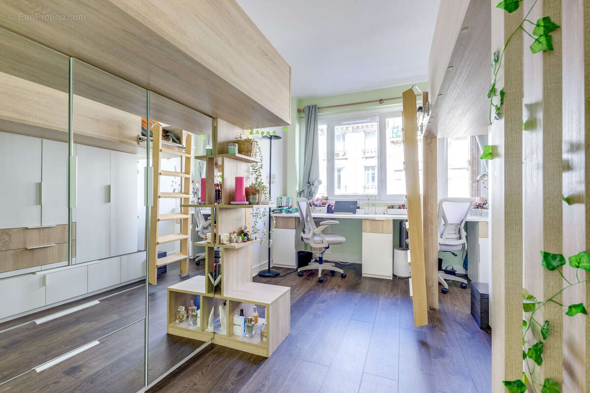 Appartement à PARIS-14E