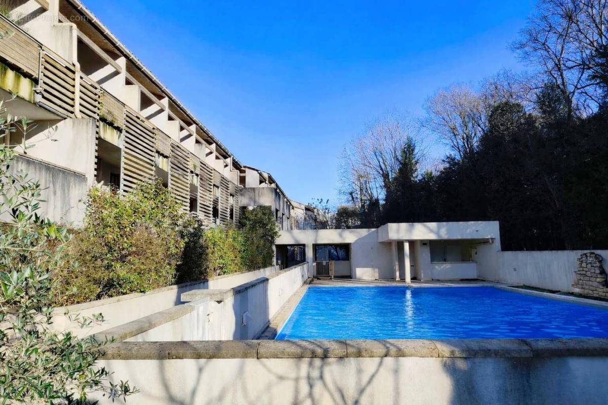 Appartement à BARJAC