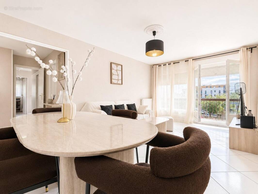   - Appartement à BRON