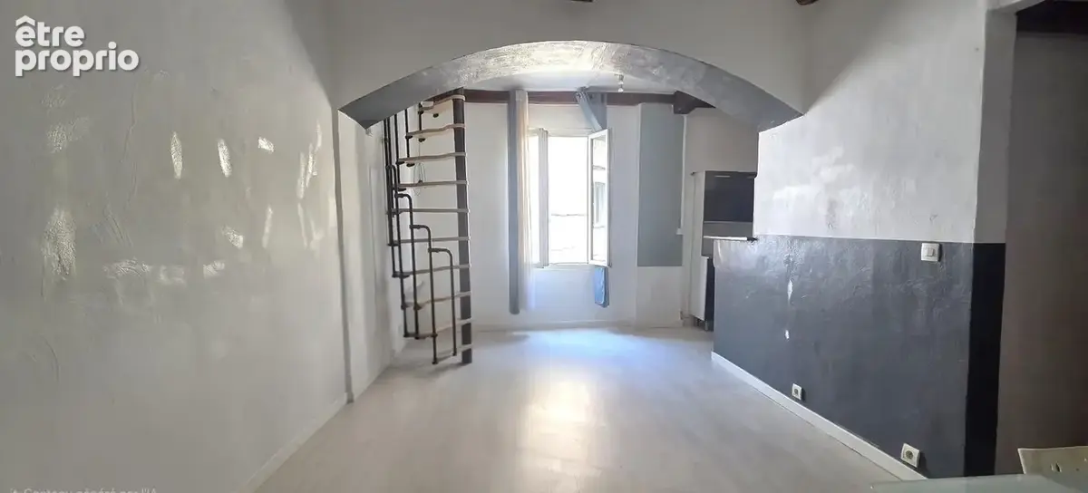CUGES LES PINS-APPARTEMENT T2 DUPLEX-A VENDRE-1 CHAMBRE-1
