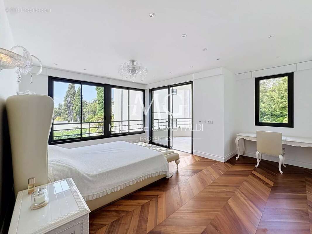 Cannes oxford – 4 pièces d’exception de 157 m² – terrasses, vue mer, 3 garages – résidence de prestige - photo 10