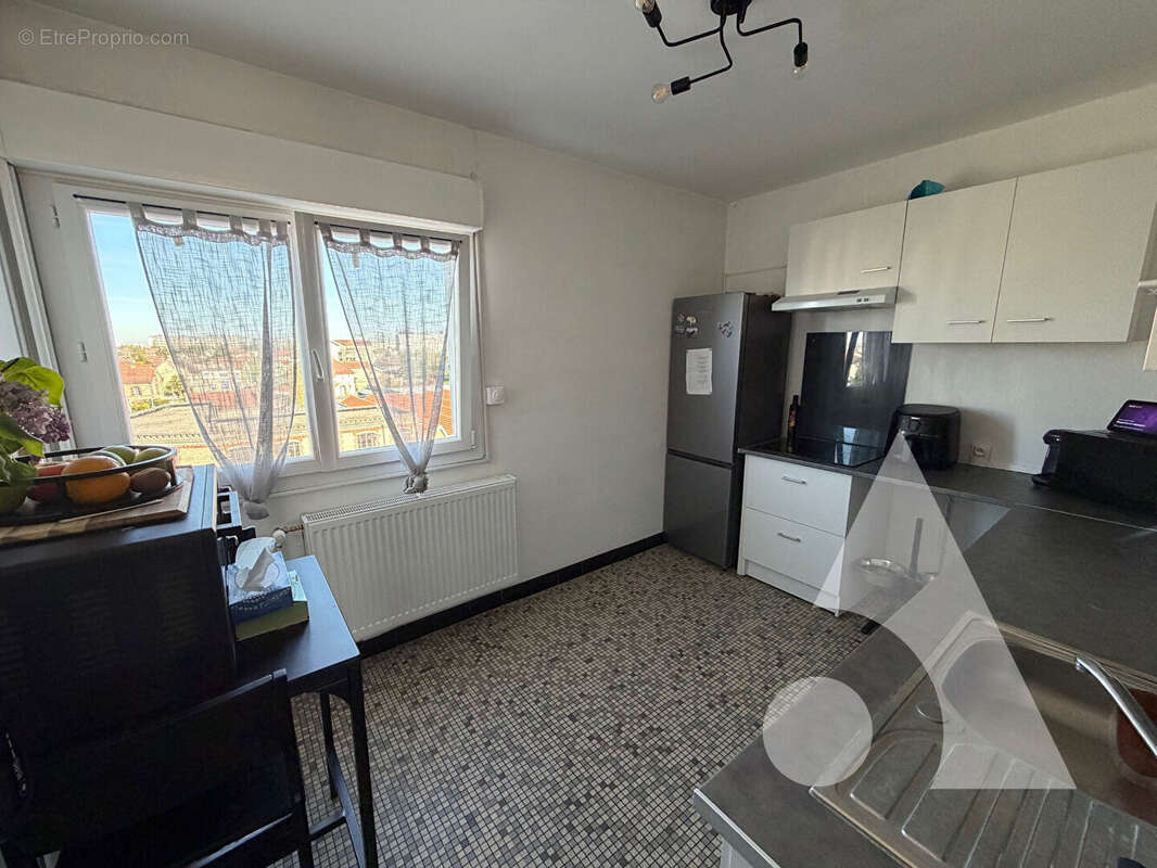 Appartement à SAINT-JULIEN-LES-VILLAS