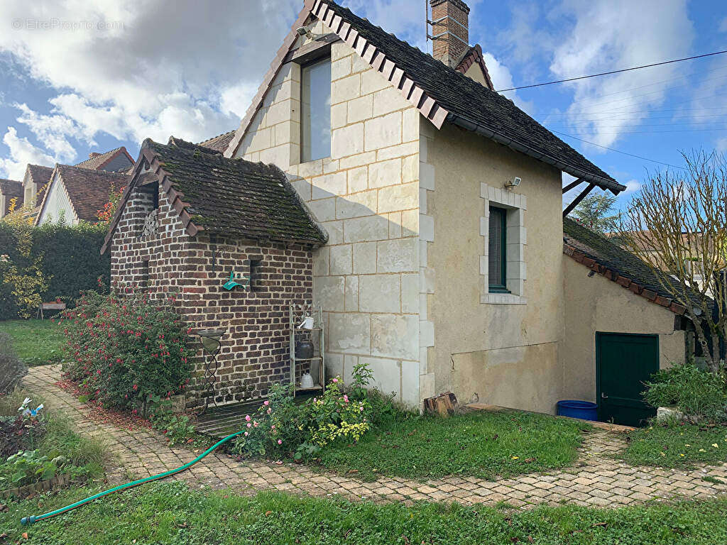 Maison à AZE