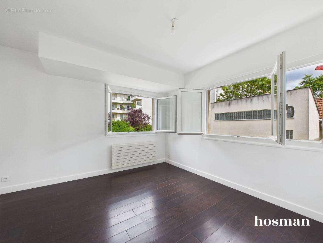 Appartement à LES LILAS