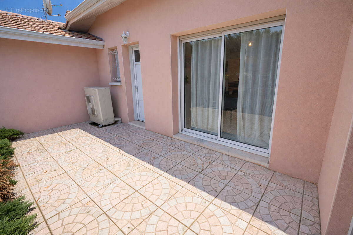 Maison à SAINT-PIERRE-DU-MONT