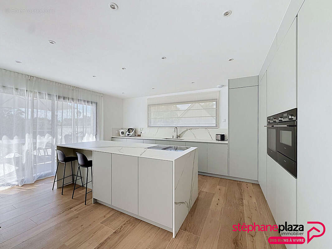 Maison contemporaine 2025 avec piscine et vue dégagée - photo 4