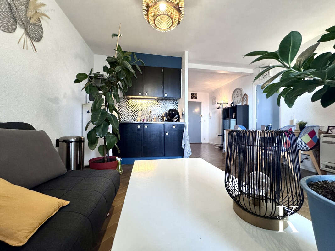 Appartement à MAUGUIO