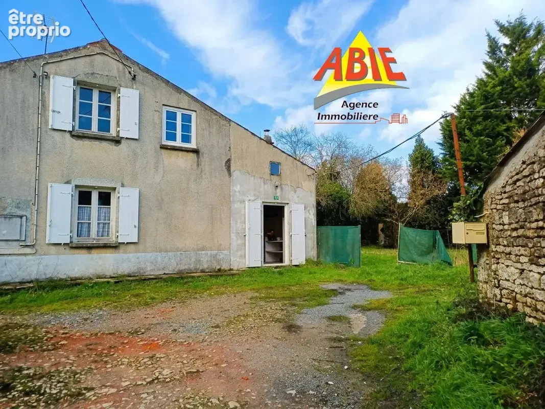 Photo 1 - Maison à SAINT-HILAIRE-DES-LOGES