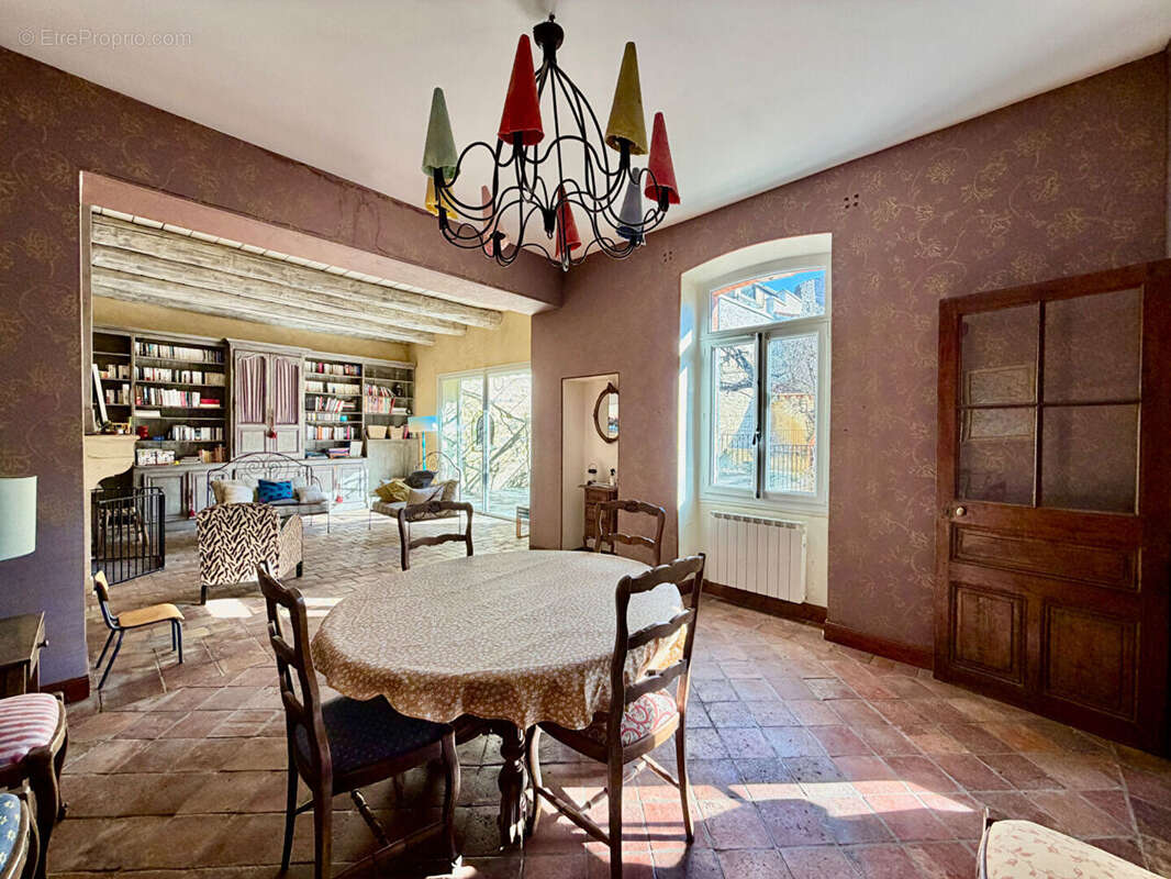 Maison à BAGNOLS-SUR-CEZE