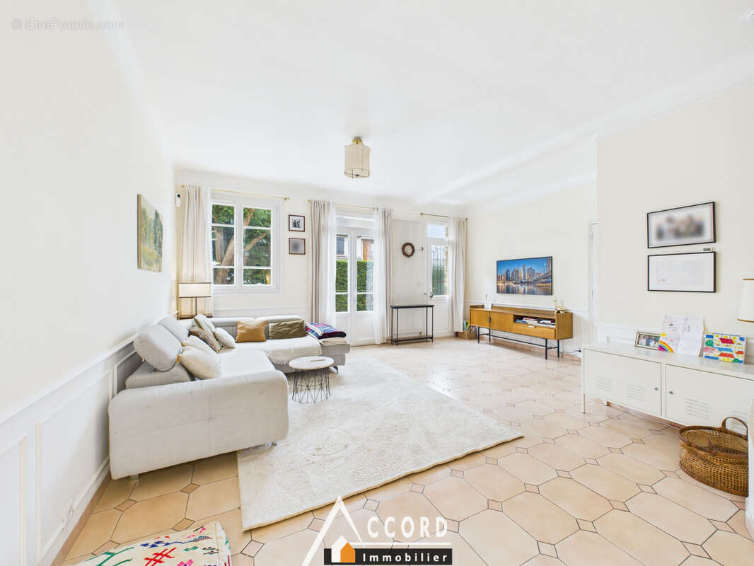 Maison à SARTROUVILLE