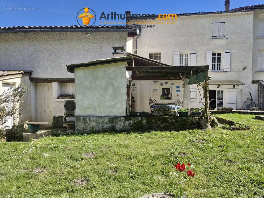 Maison à FOUGAX-ET-BARRINEUF