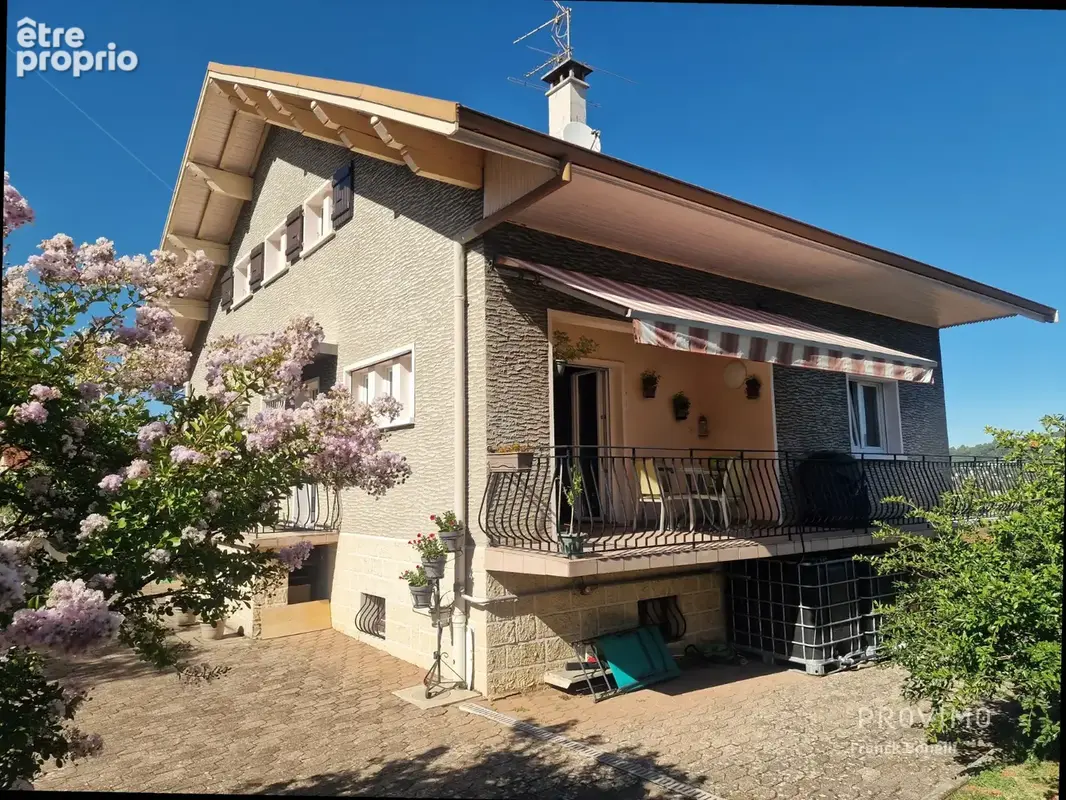 Maison à fort potentiel   2 appartements, sous-sol, 5 chambres, vue panoramique Mont-Blanc, terrain 1100 M2 - photo 2