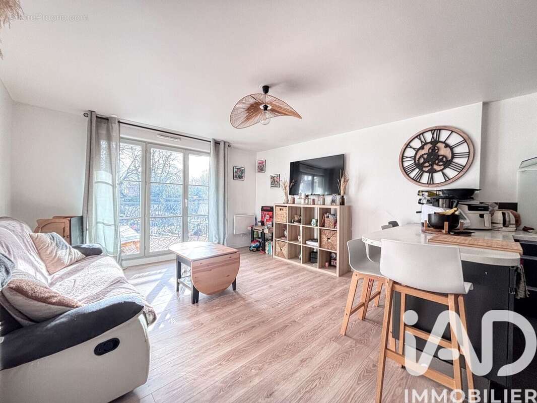 Photo 2 - Appartement à MOISSY-CRAMAYEL