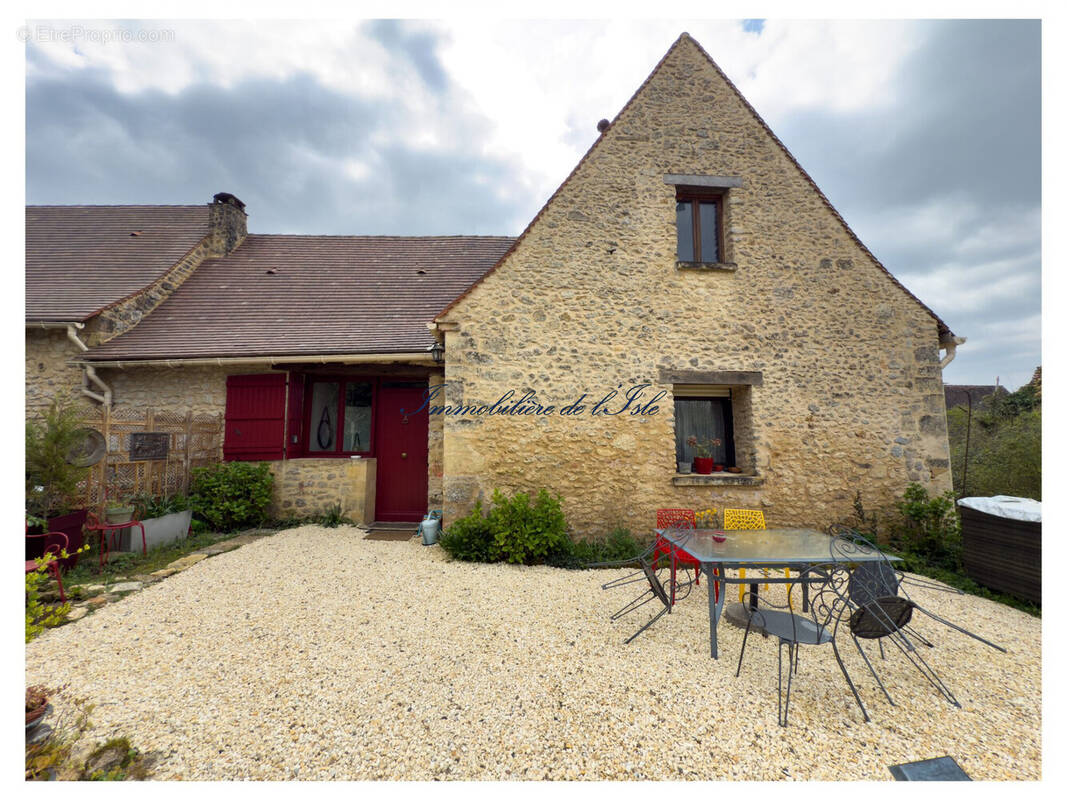 Maison à SAVIGNAC-DE-MIREMONT