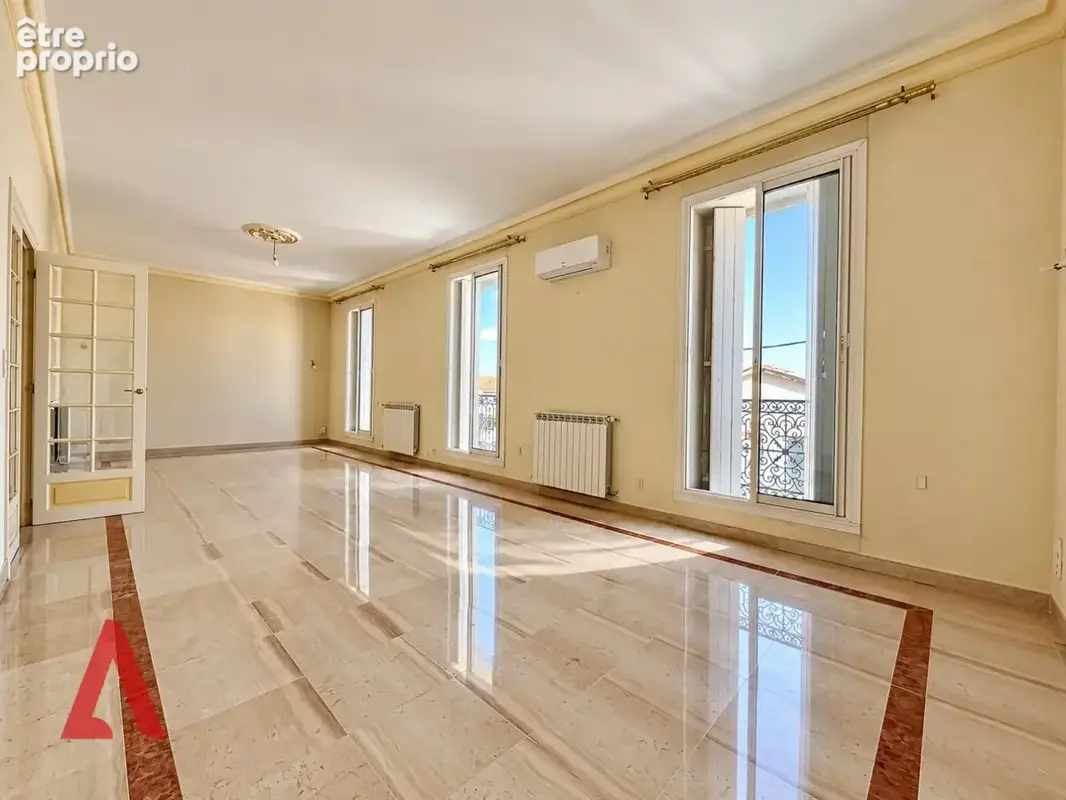 Élégante maison de caractère de 300 m²  Beaux volumes  Belle hauteur sous plafond - photo 5