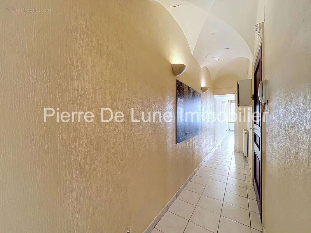 Lyon 2 – rue neuve – t3 à rénover au cœur de la presqu’île - photo 10