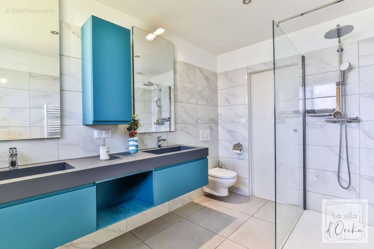 Maison rénovée de 153m2 avec 3 chambres, studio, véranda, garage et jardin - photo 4