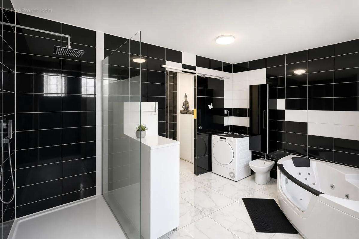 2 Maisons 1) 13 pièces de 476 m²
 2)58 m2 indépendante Cagnotte - photo 13