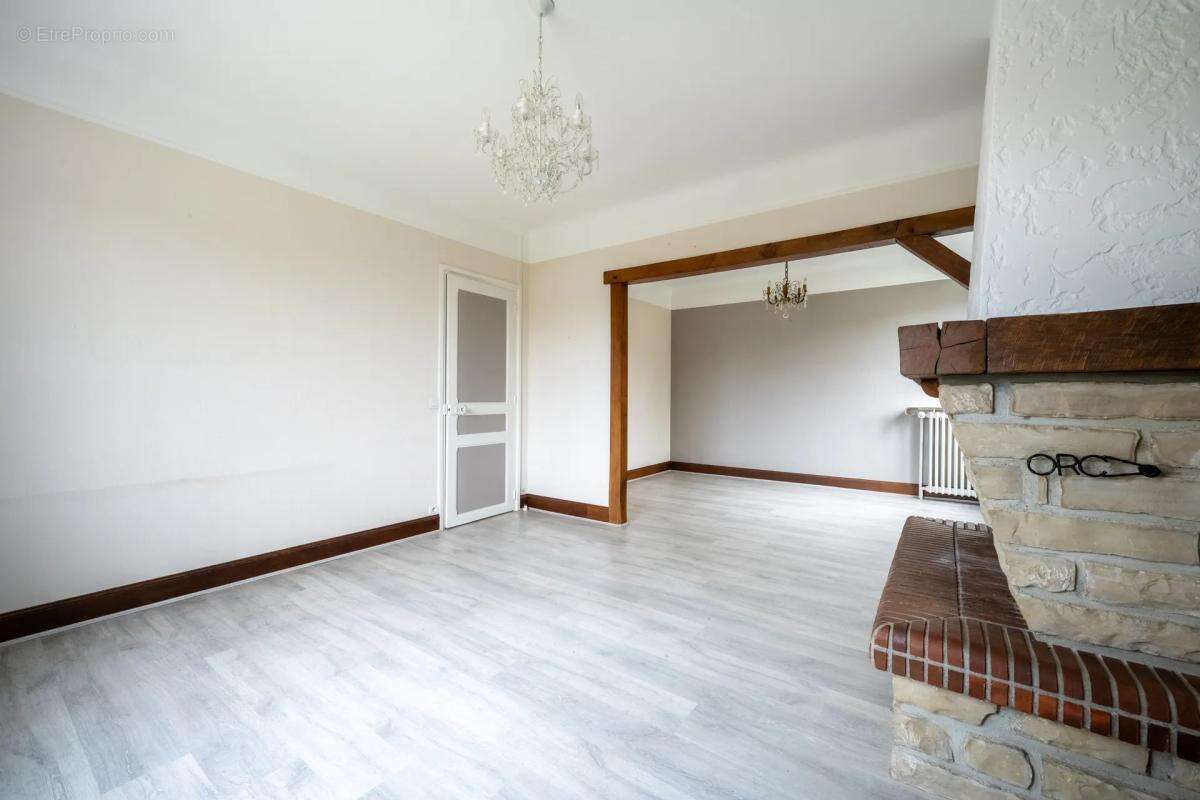 Maison à LA COUTURE-BOUSSEY