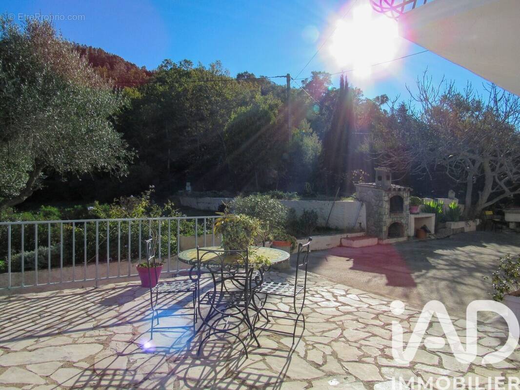 Photo 1 - Maison à LES ADRETS-DE-L&#039;ESTEREL