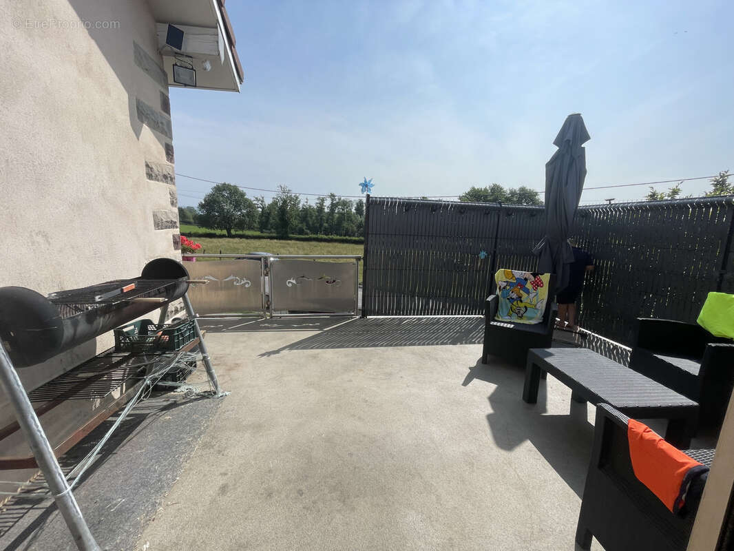 Commerce à FROTEY-LES-LURE