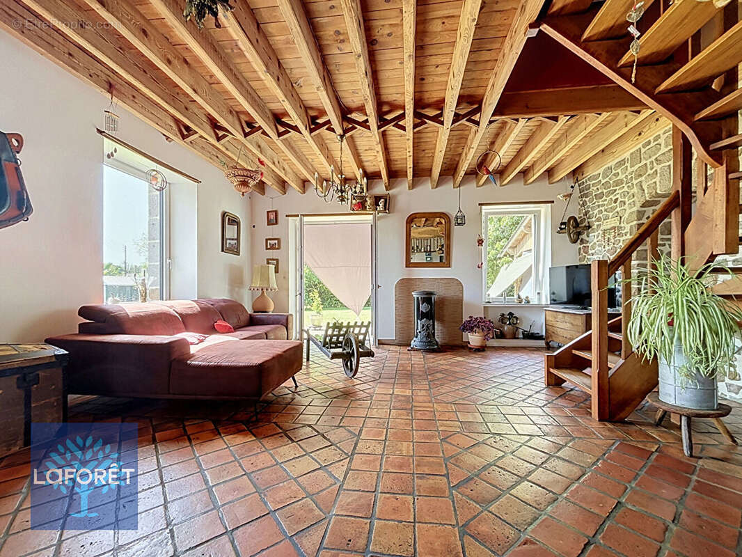 Maison à LA CHAPELLE-JANSON