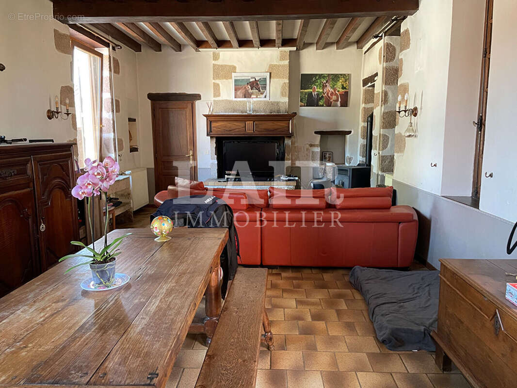 Maison à LE MELE-SUR-SARTHE