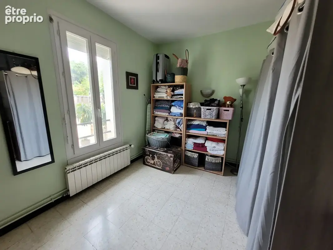 Salles d'Aude Maison de Village de type V sur 2 niveaux avec terrasse, chauffage central gaz, 4 chambres. - photo 17