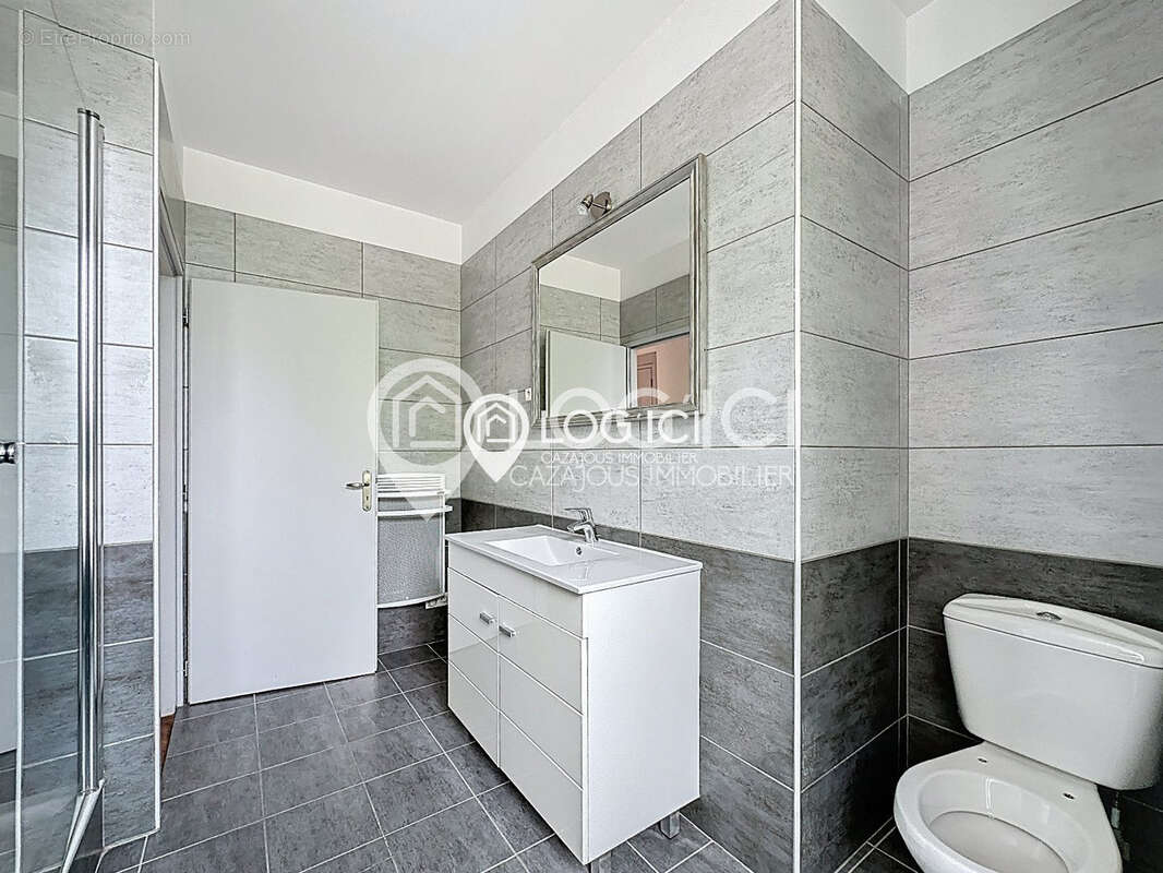 Appartement à NAY