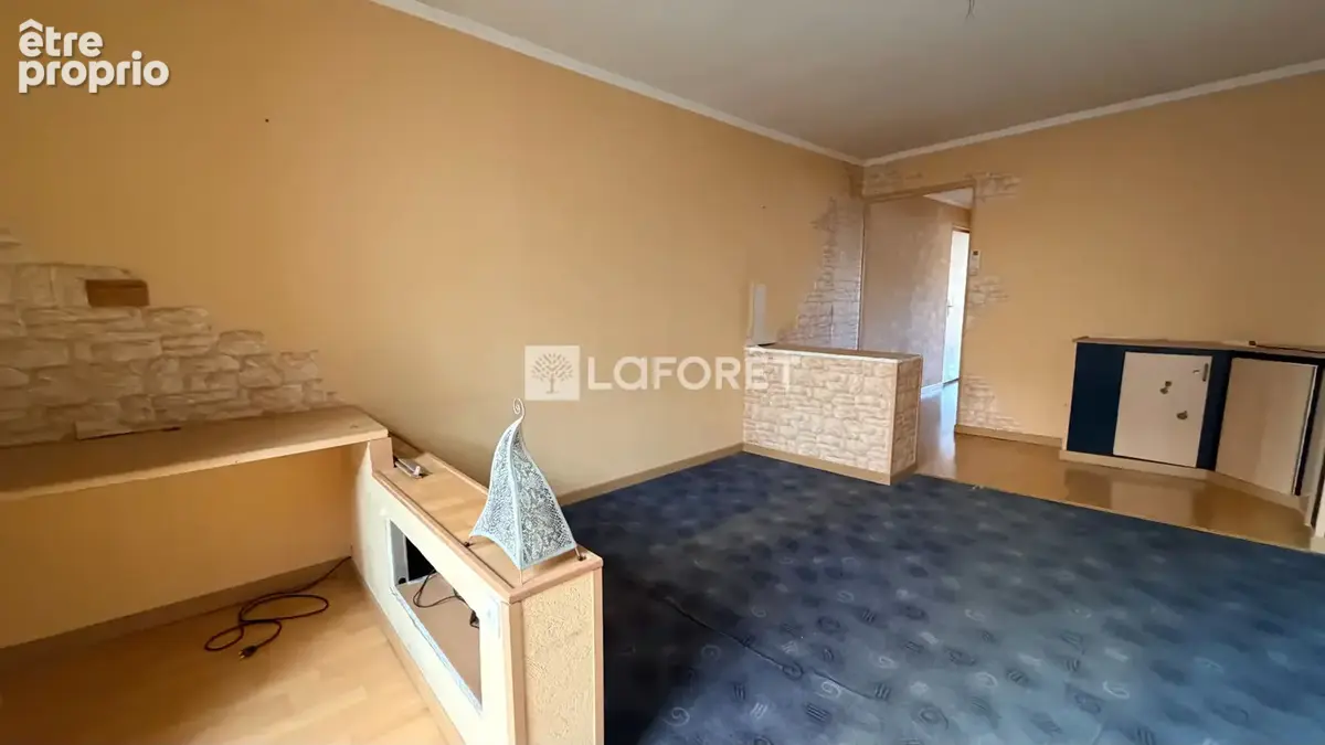 Maison de ville à SAINTE-MENEHOULD - 136 m² - 2 chambres - photo 6