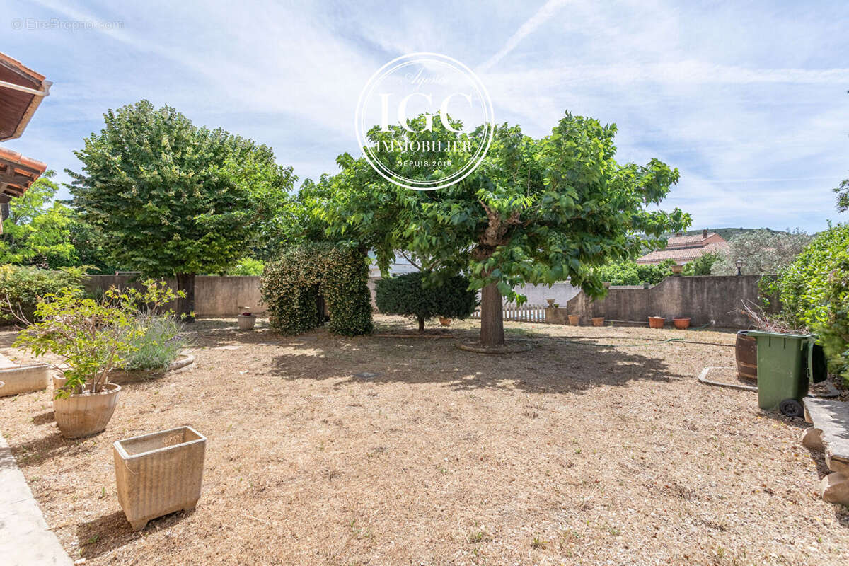 DOUBLE HABITATION Gignac La Nerthe 7 pièce(s) 213 m2 - photo 7