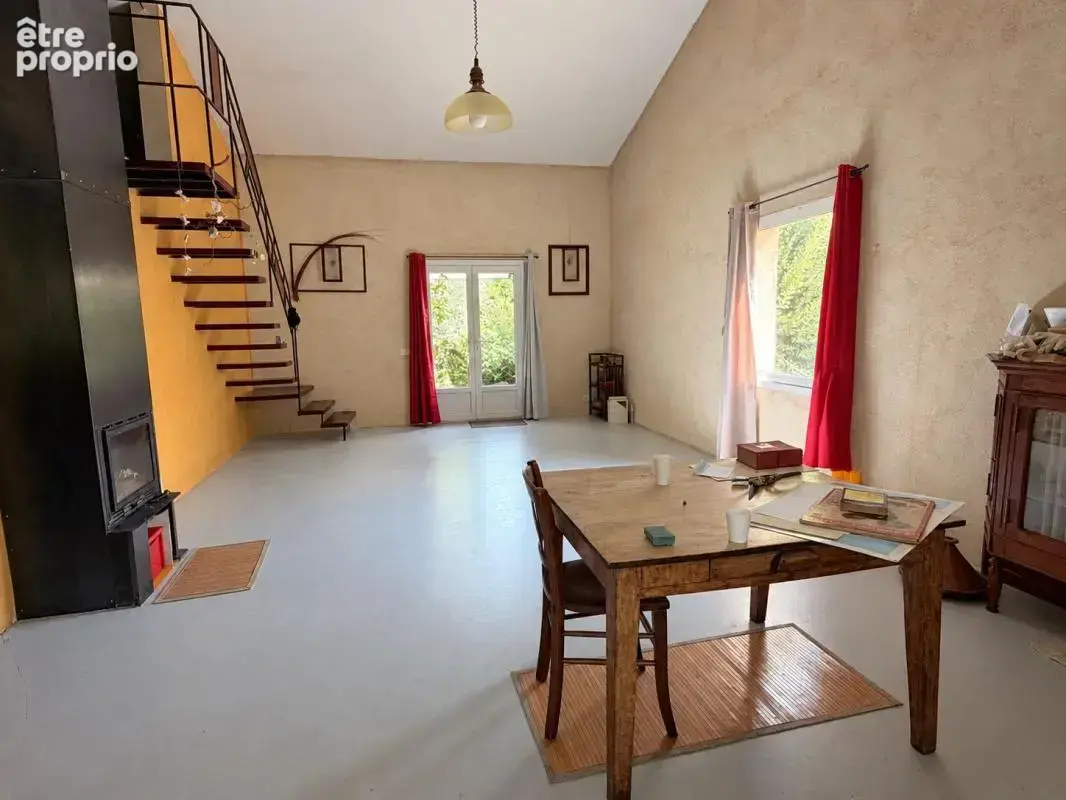Maison + Atelier en Zone Artisanale À Vendre - photo 4
