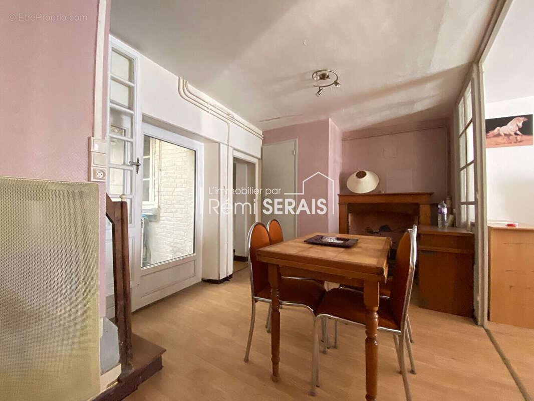 Maison de bourg avec volumes généreux et potentiel d'aménagement - photo 3