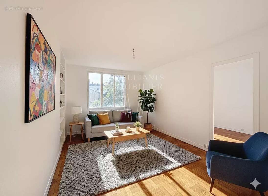 Appartement à PARIS-16E