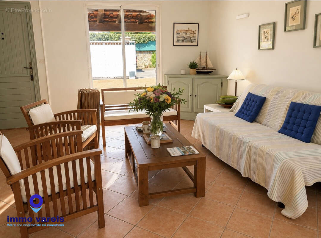 Pierrefeu du var rare sur le secteur villa t4 de plain-pied avec piscine et garage - photo 4