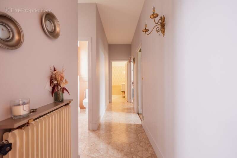 Maison à vendre 7 pièces proche de PARAY LE MONIAL (71) - photo 8