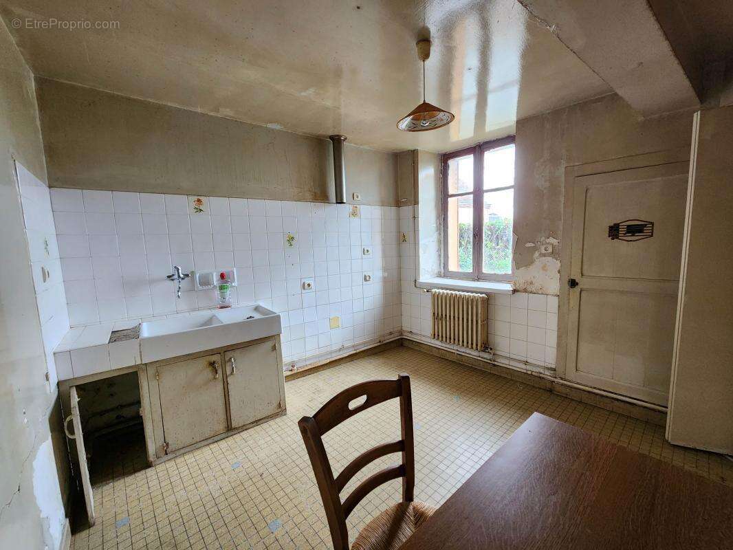 Maison à SARGE-SUR-BRAYE