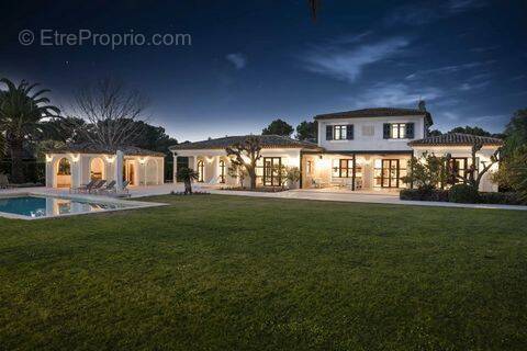 Maison à MOUGINS