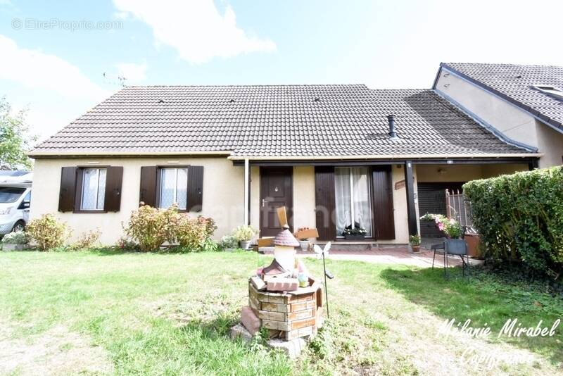 Maison à ANGERVILLE-LA-CAMPAGNE