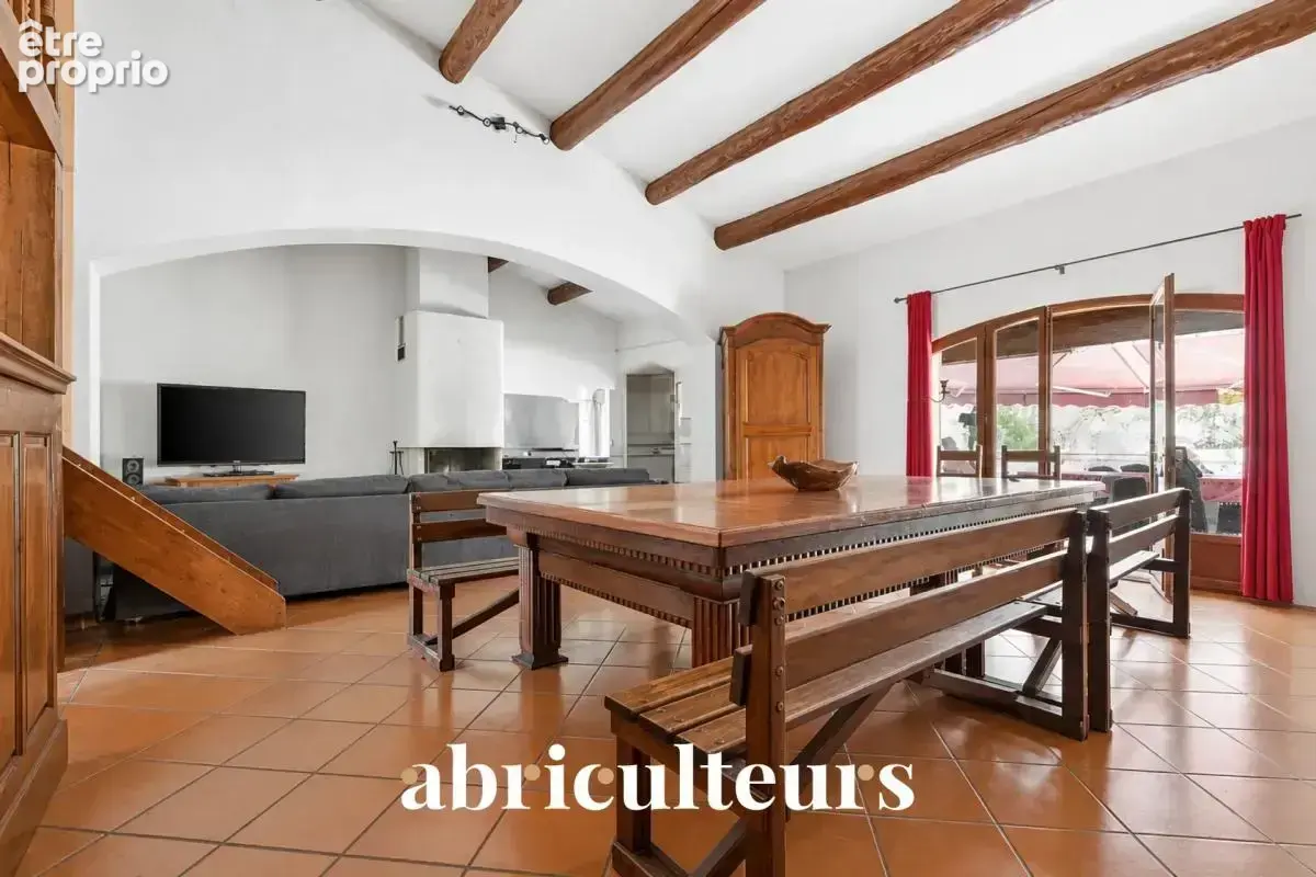 LES PENNES-MIRABEAU – Villa 230 m², piscine + 3 appartements loués - photo 4